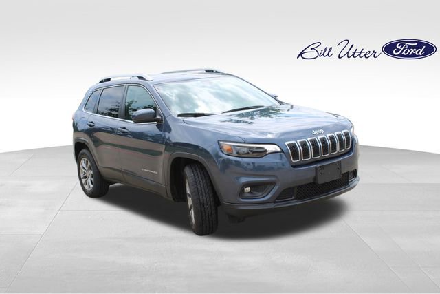 Used 2020 Jeep Cherokee Latitude Plus w/ Cold Weather Group AWD/4WD image 3
