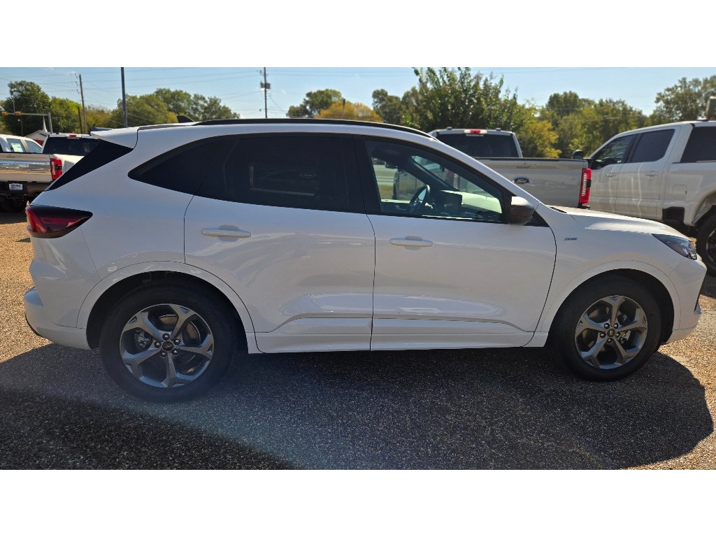 Certified 2023 Ford Escape ST-Line w/ Tech Pack #1 FWD image 7