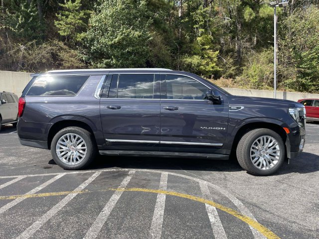 Used 2023 GMC Yukon XL SLT w/ SLT Premium Package RWD image 2