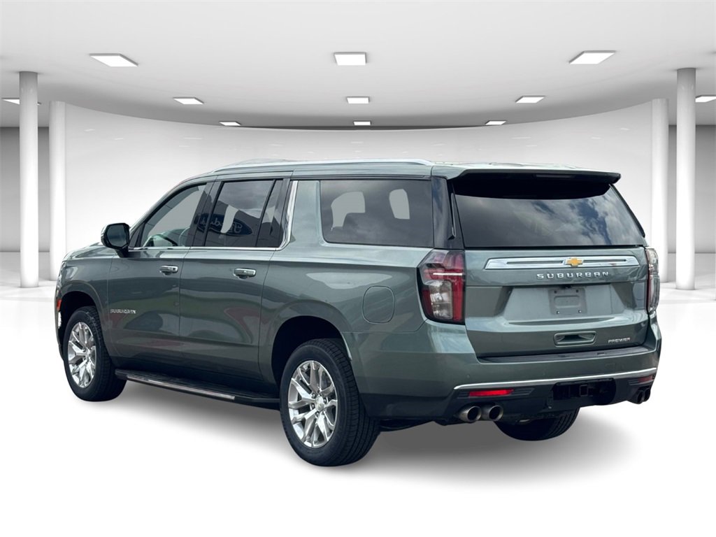 Used 2023 Chevrolet Suburban Premier image 3