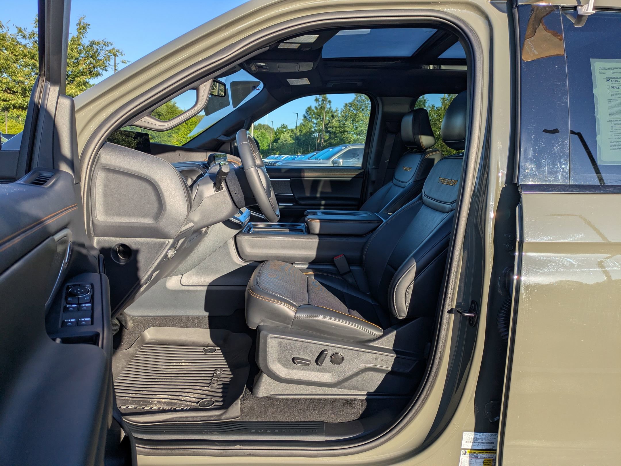Certified 2025 Ford Expedition Tremor AWD/4WD image 12