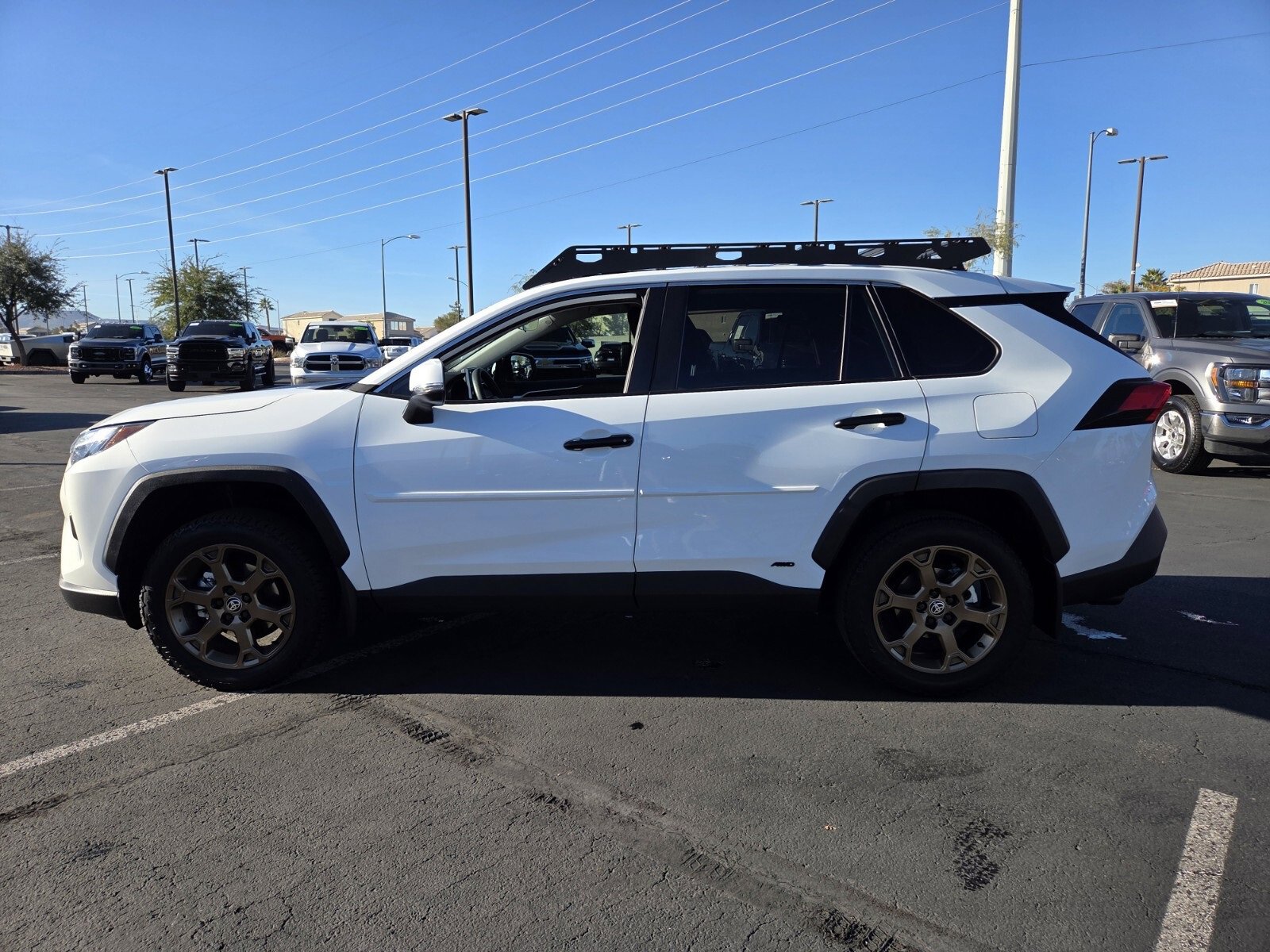 Used 2023 Toyota RAV4 AWD Hybrid image 3