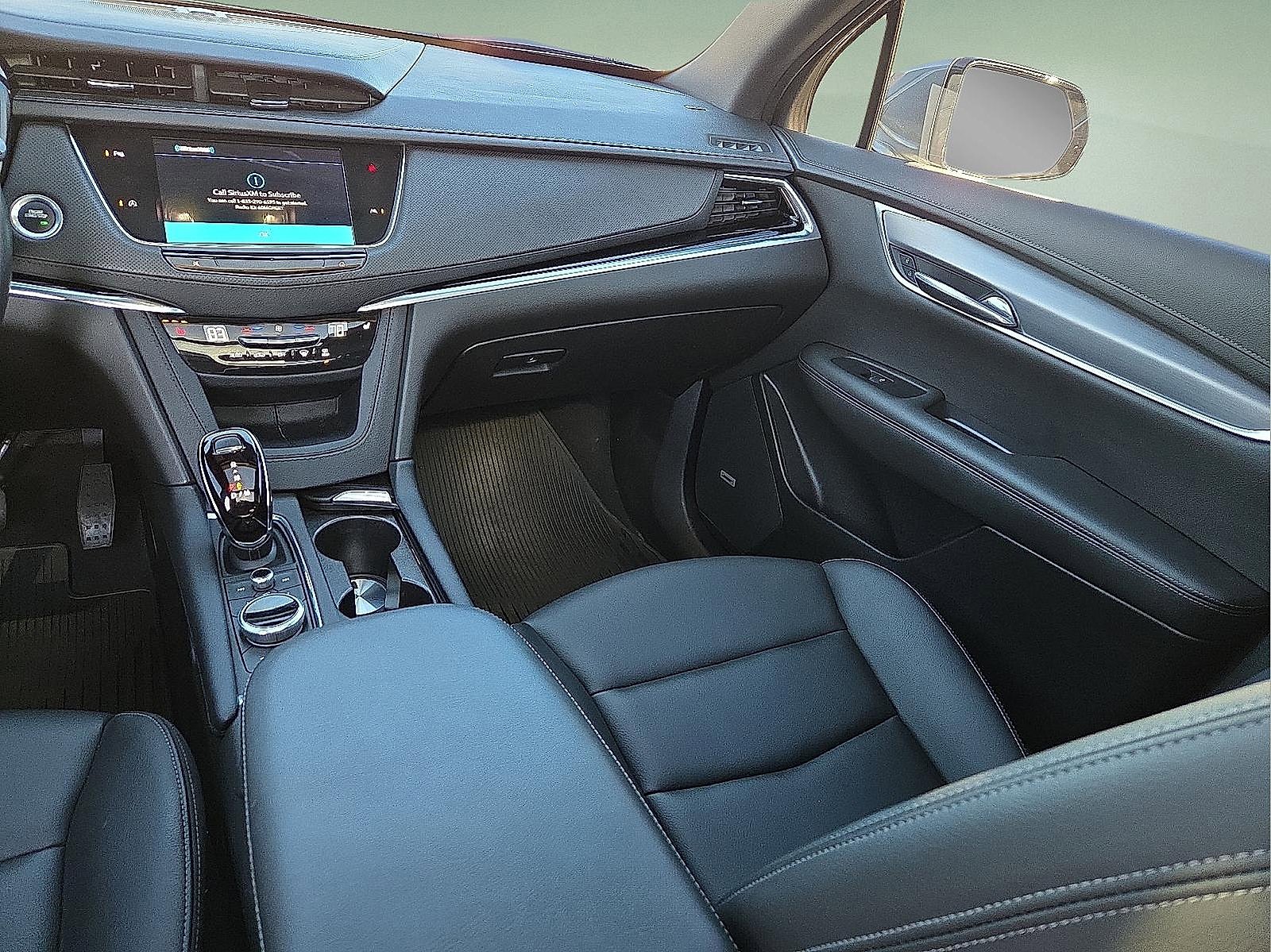 Used 2024 Cadillac XT6 Luxury image 13