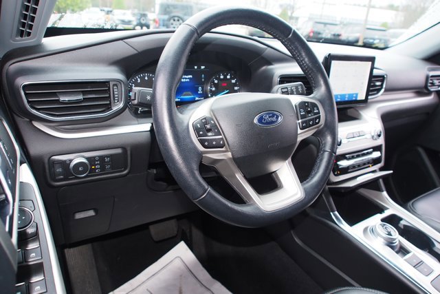 Certified 2022 Ford Explorer XLT w/ Equipment Group 202A image 18