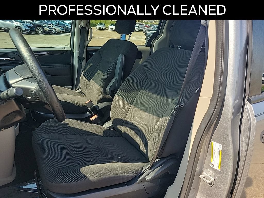 Used 2020 Dodge Grand Caravan SE w/ UConnect Hands-Free Group FWD image 15