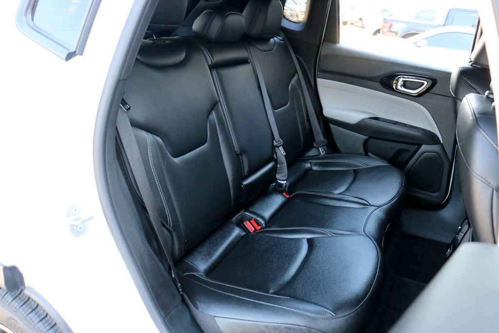 Used 2025 Jeep Compass Limited AWD/4WD image 30