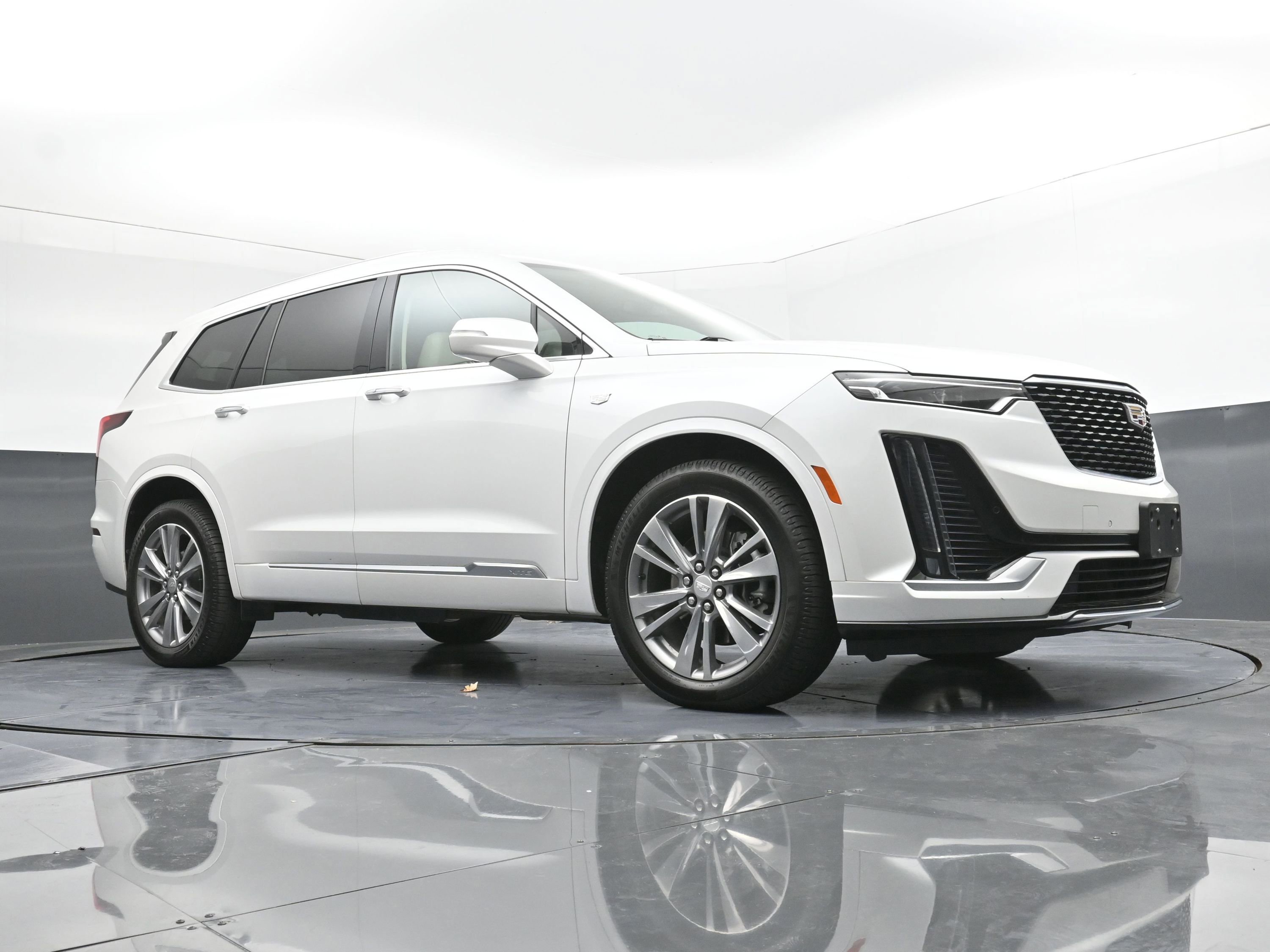 Used 2023 Cadillac XT6 Premium Luxury image 19