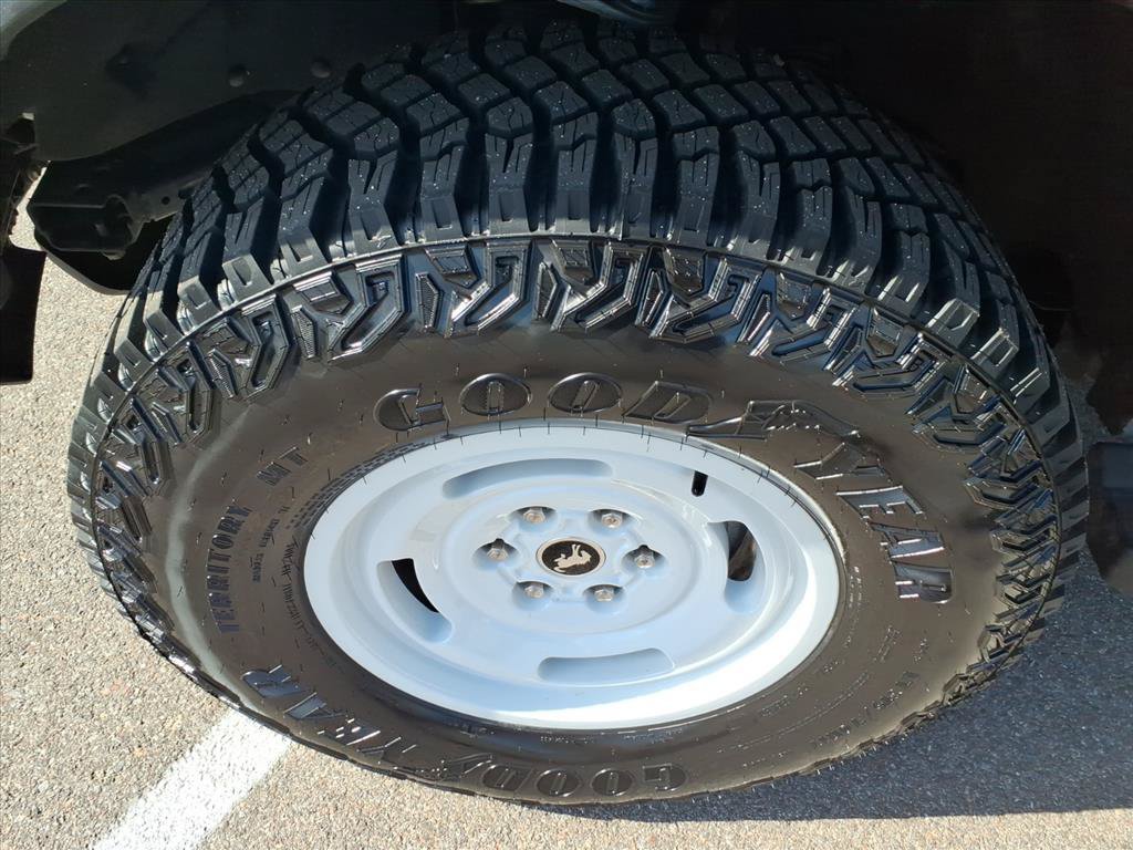 Certified 2023 Ford Bronco Heritage Edition AWD/4WD image 4