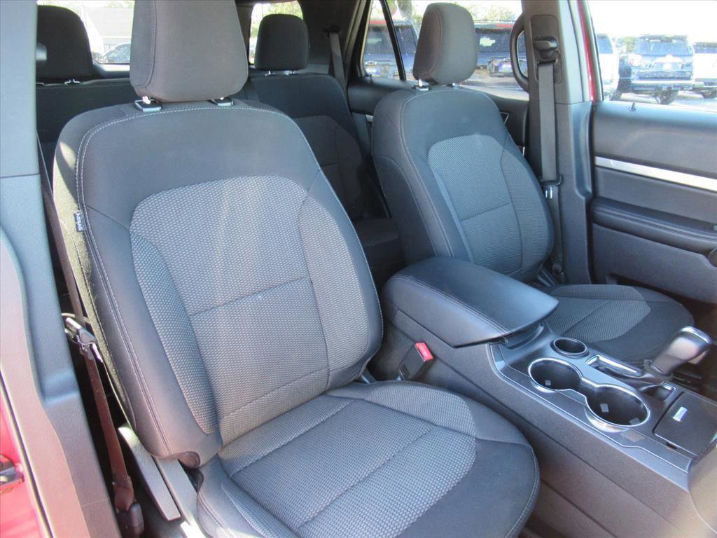 Certified 2019 Ford Explorer XLT image 8