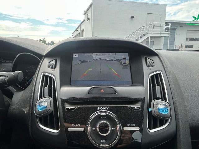 Certified 2018 Ford Focus SEL w/ Cold Weather Package FWD image 15