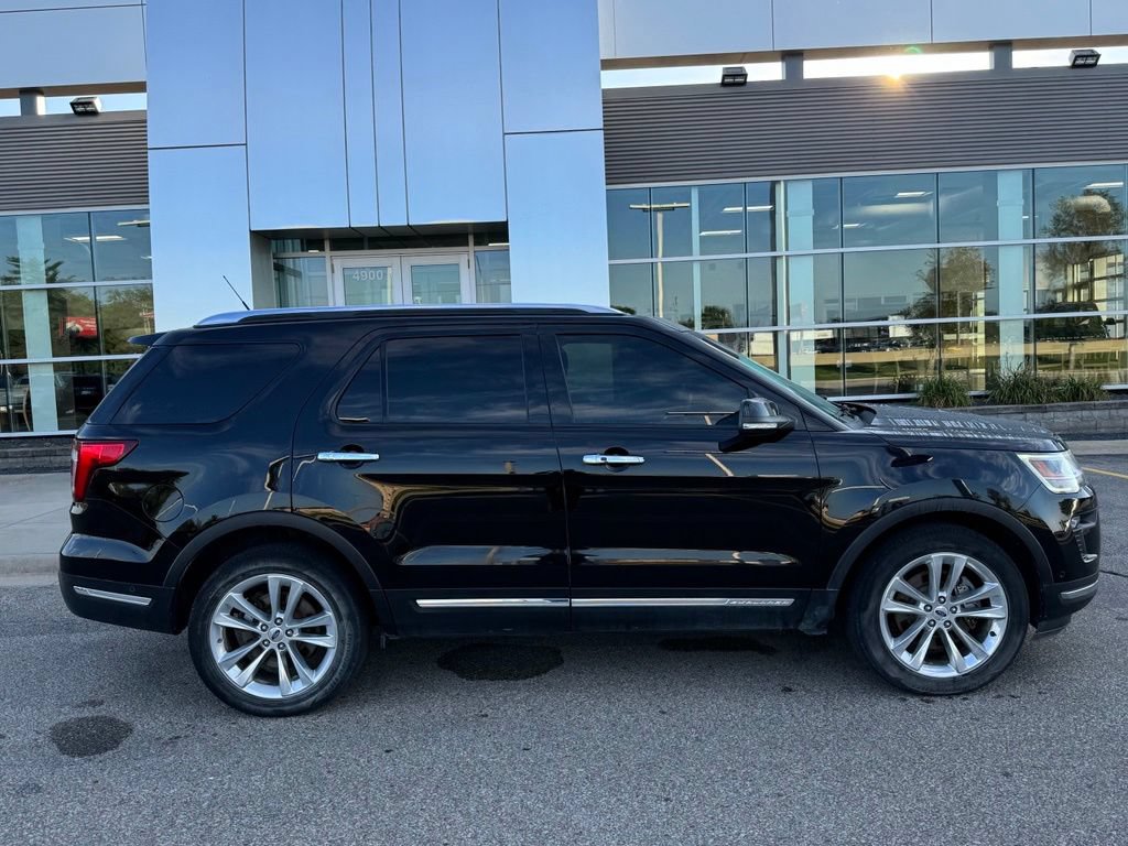 Certified 2018 Ford Explorer Limited w/ Equipment Group 301A AWD/4WD image 40