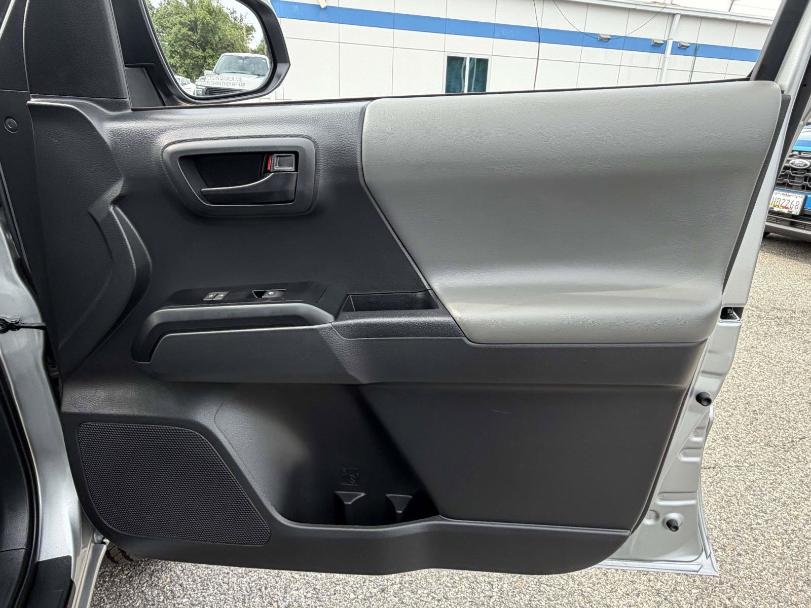 Used 2023 Toyota Tacoma SR AWD/4WD image 30