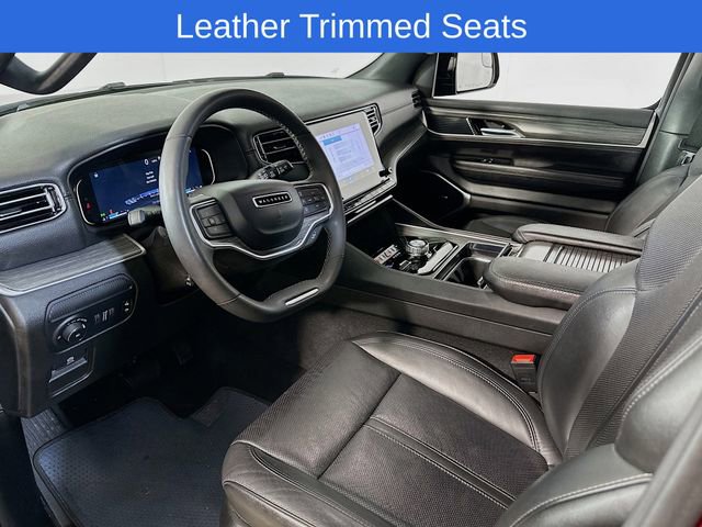 Used 2023 Jeep Wagoneer L Series II AWD/4WD image 12