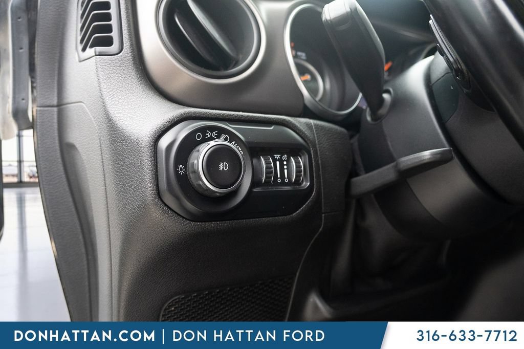 Used 2020 Jeep Wrangler Sport AWD/4WD image 21