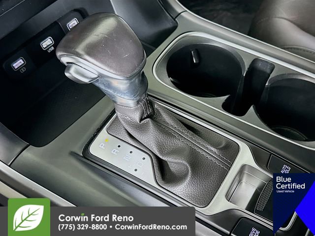 Used 2024 Kia Carnival LX FWD image 19