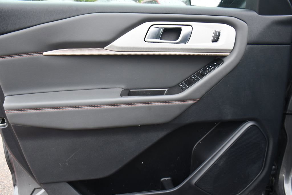 Certified 2025 Ford Explorer Active w/ Active Comfort Package AWD/4WD image 22