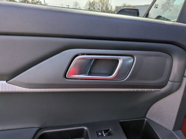 Certified 2025 Ford Explorer ST-Line image 26
