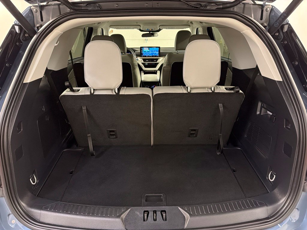 Certified 2025 Ford Explorer Active w/ Active Comfort Package AWD/4WD image 34