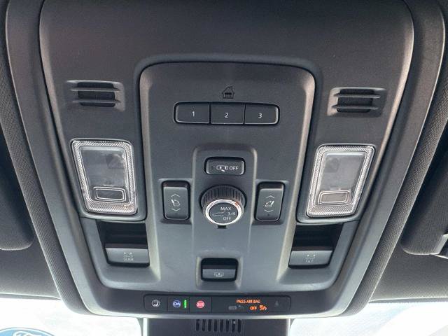 Used 2023 Chevrolet Tahoe Z71 w/ Luxury Package AWD/4WD image 24