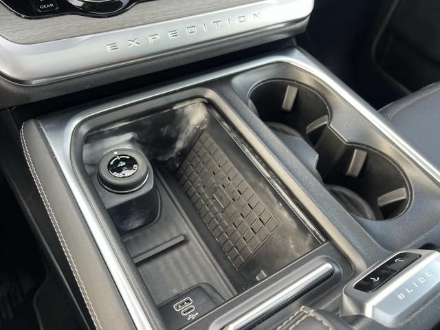 Certified 2025 Ford Expedition Max Platinum w/ Driver's Package AWD/4WD image 27