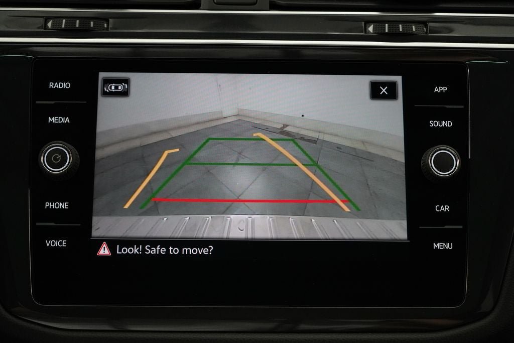 Used 2021 Volkswagen Tiguan SE w/ Panoramic Sunroof Package AWD/4WD image 18