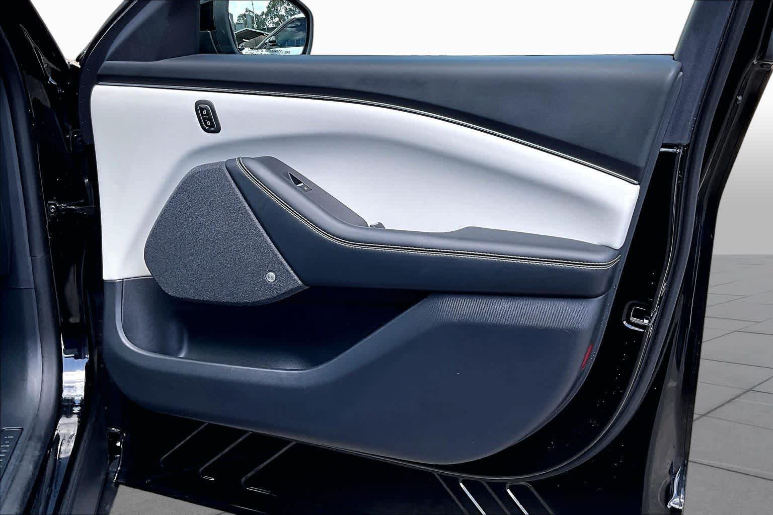 Certified 2025 Ford Mustang Mach-E Premium RWD image 22