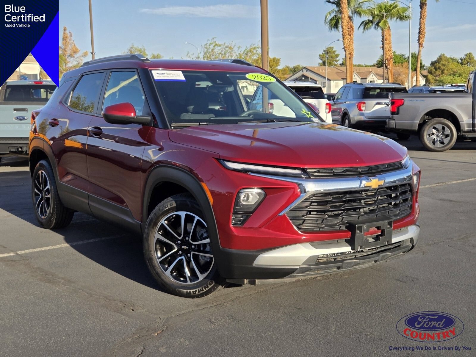 Used 2025 Chevrolet TrailBlazer LT FWD image 1