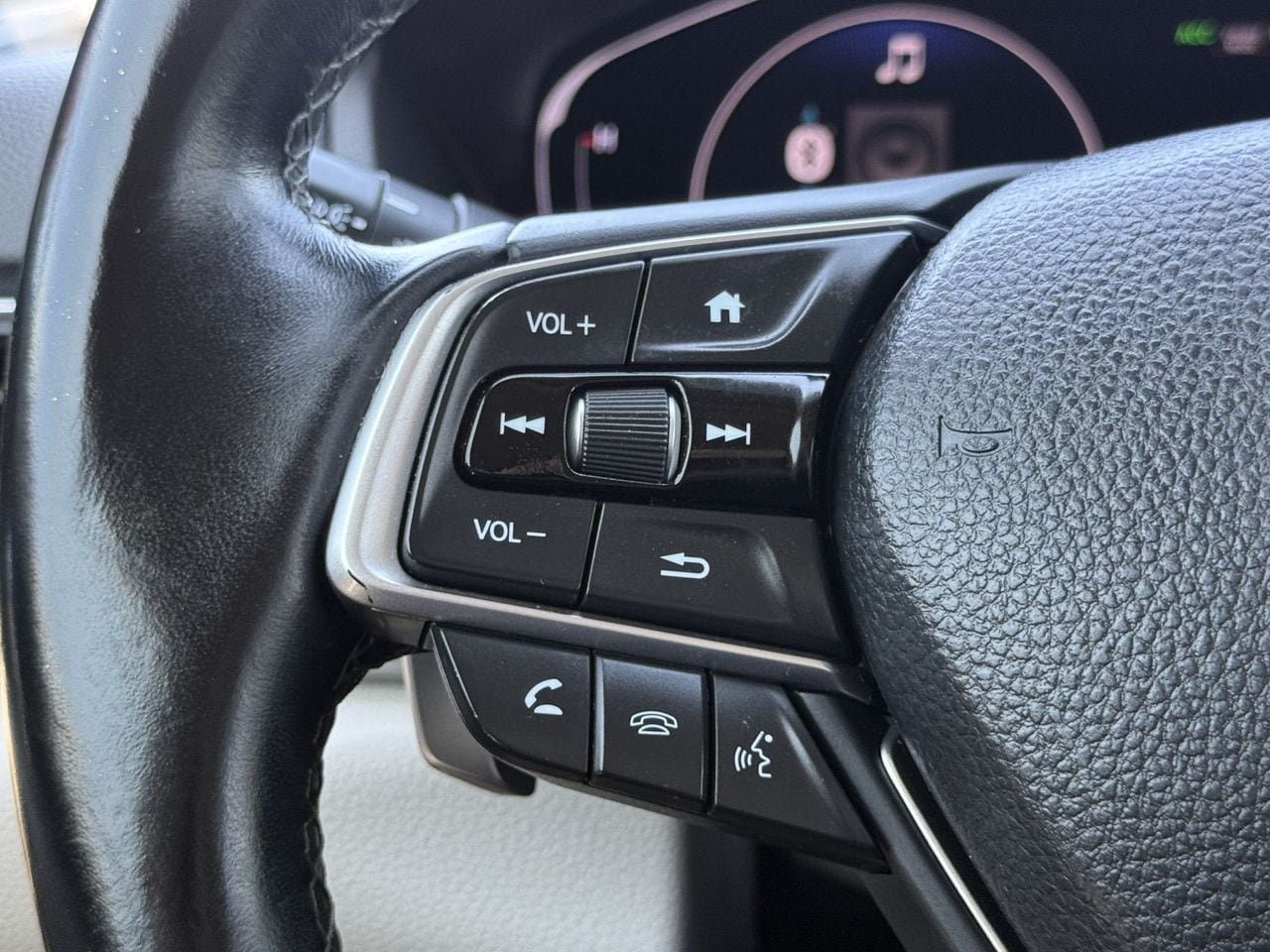 Used 2018 Honda Accord EX-L image 12