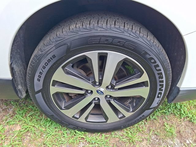 Used 2018 Subaru Outback 2.5i Limited AWD/4WD image 10