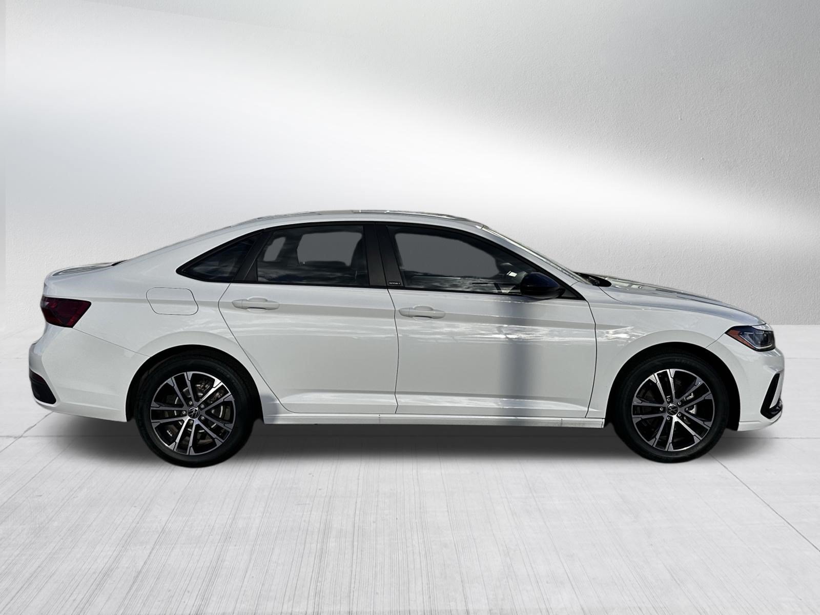 Used 2025 Volkswagen Jetta Sport FWD image 8