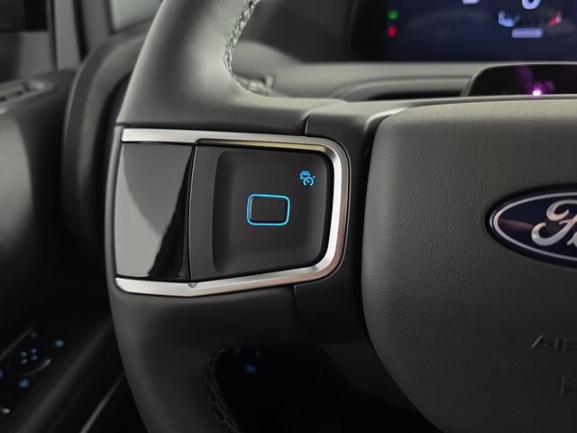 Certified 2025 Ford Expedition Active AWD/4WD image 15