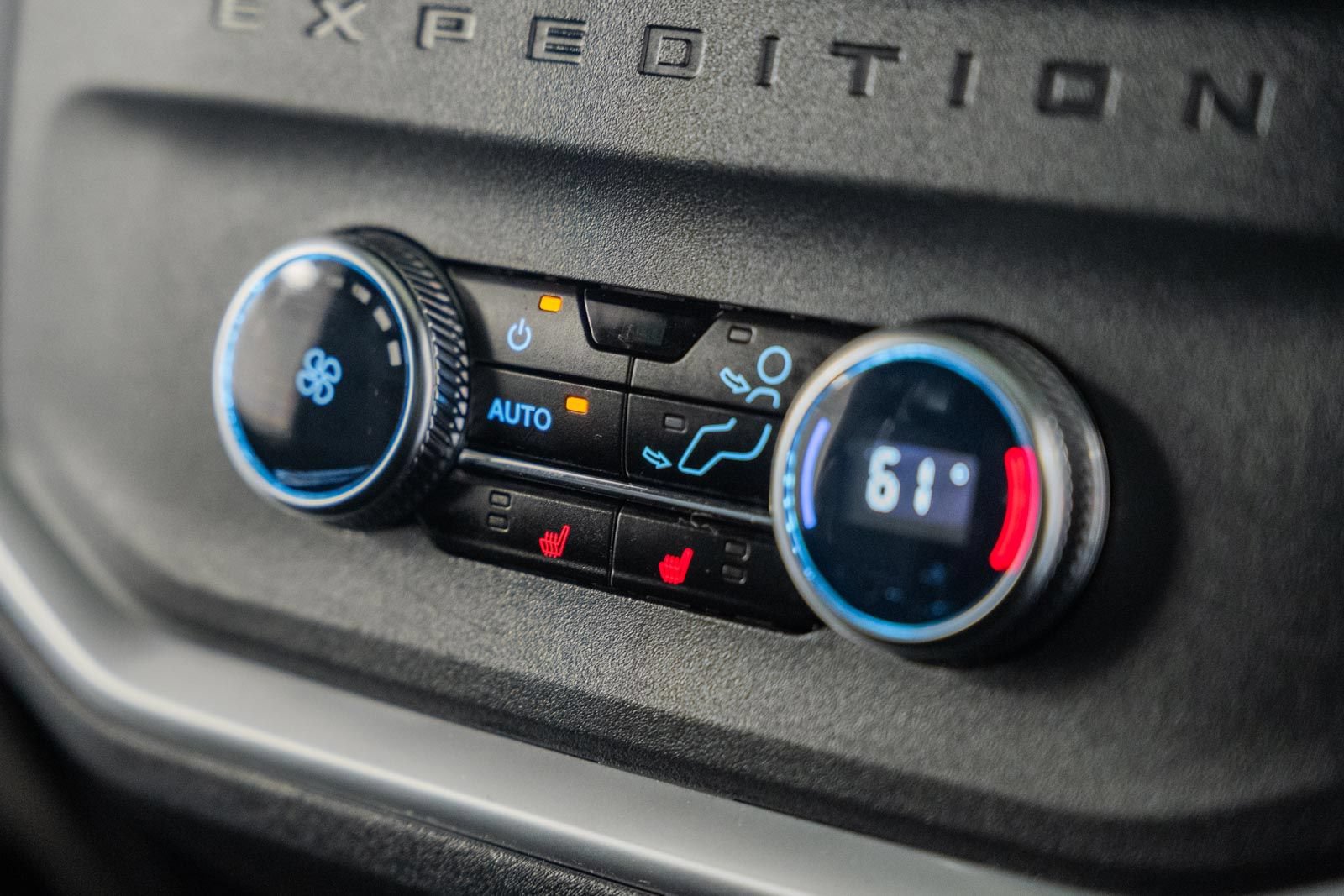 Certified 2025 Ford Expedition Max Platinum w/ Stealth Appearance Package AWD/4WD image 45