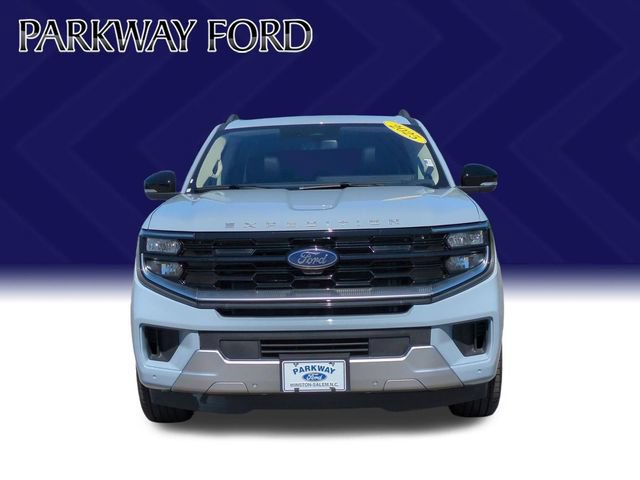 Certified 2025 Ford Expedition Platinum w/ Driver's Package AWD/4WD image 8