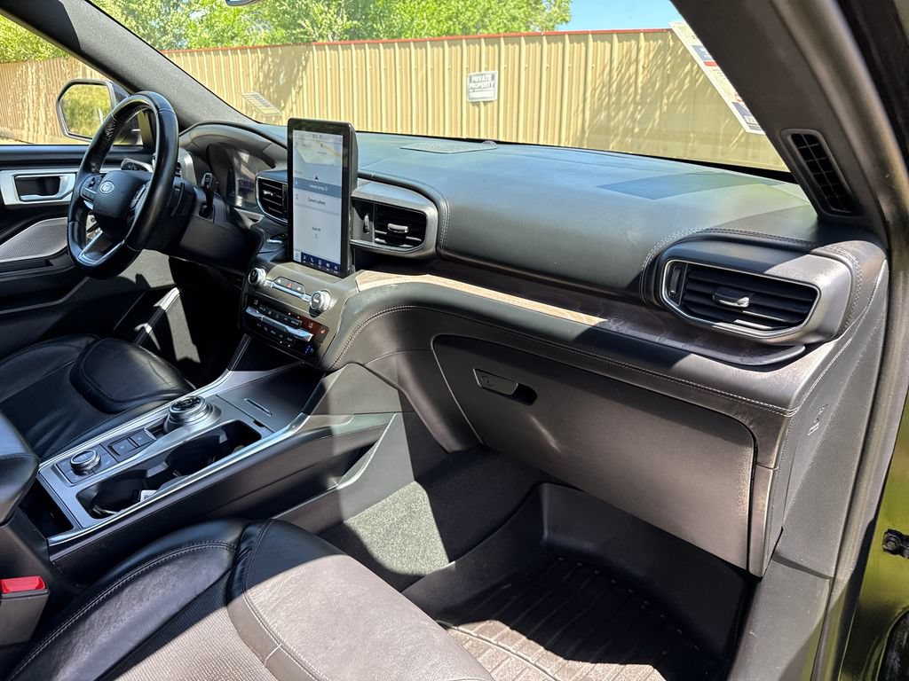 Certified 2020 Ford Explorer Platinum w/ Premium Technology Package AWD/4WD image 34