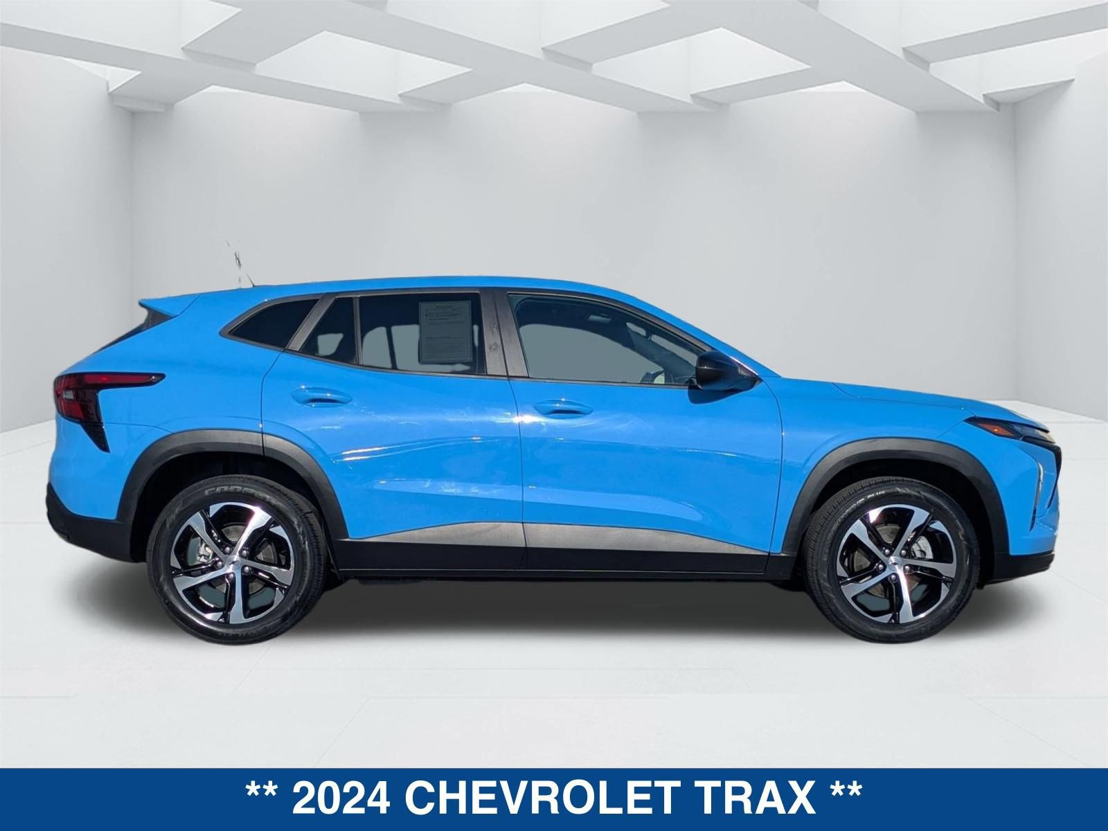 Used 2024 Chevrolet Trax RS w/ Driver Confidence Package image 5