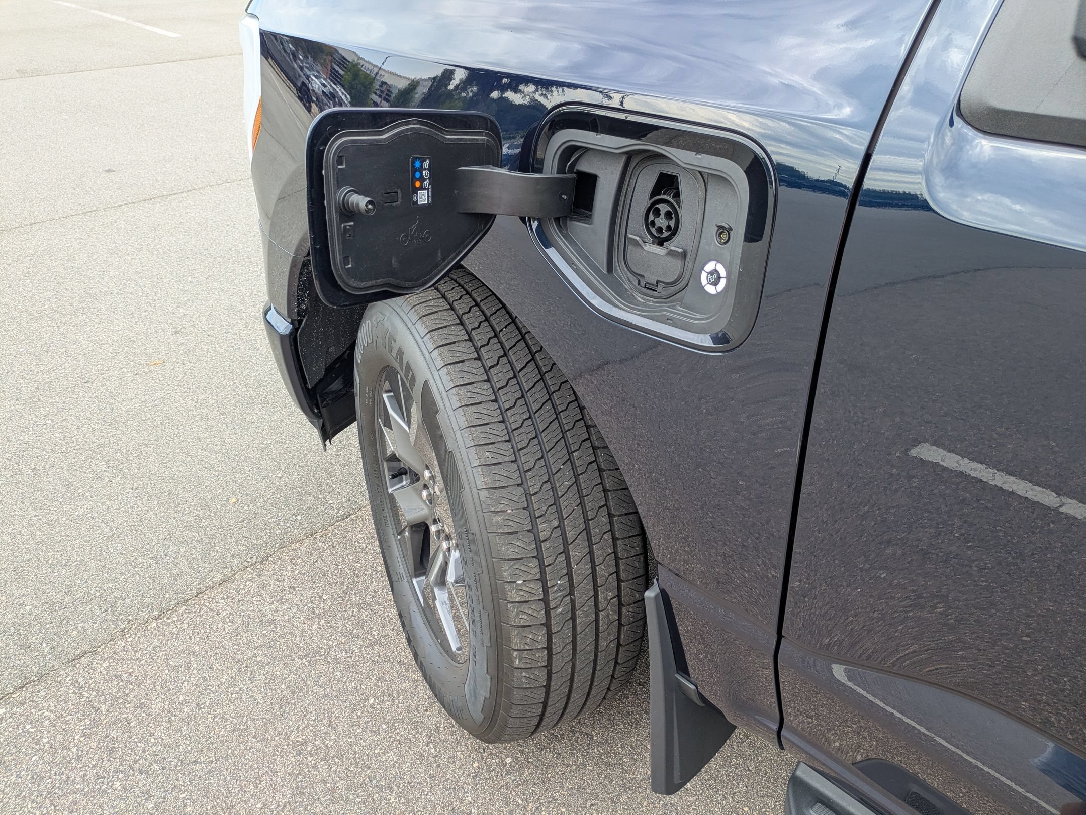 Certified 2025 Ford F150 Lightning Flash AWD/4WD image 13