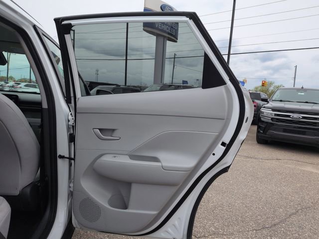 Used 2024 Hyundai Kona SEL AWD/4WD image 25