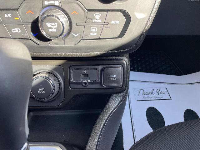 Used 2023 Jeep Renegade Latitude image 26