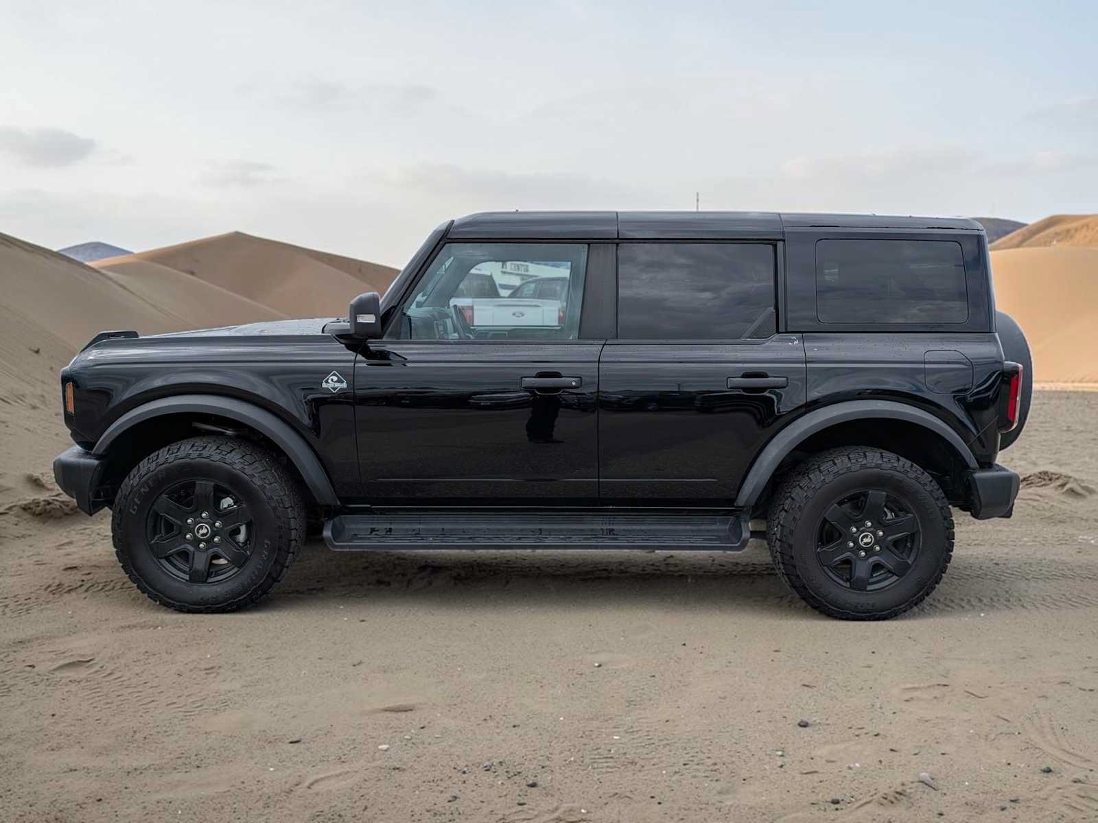 Certified 2025 Ford Bronco Outer Banks AWD/4WD image 3