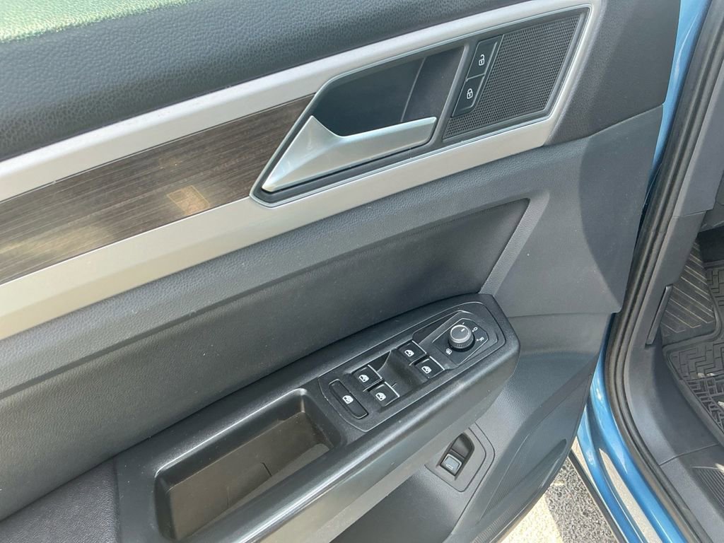 Used 2019 Volkswagen Atlas SE w/ Towing Package FWD image 16