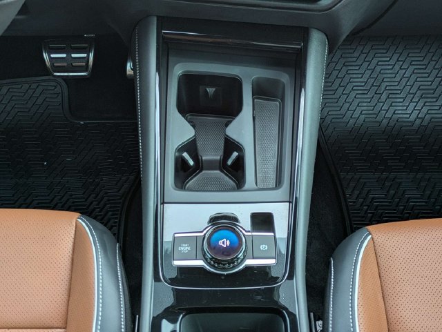 Used 2026 Volkswagen Tiguan SEL R-Line AWD/4WD image 19