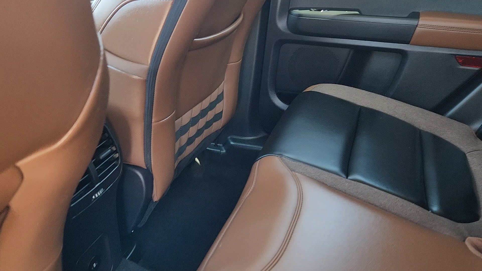 Certified 2025 Ford Bronco Sport Outer Banks w/ Outer Banks Tech Package+ AWD/4WD image 24