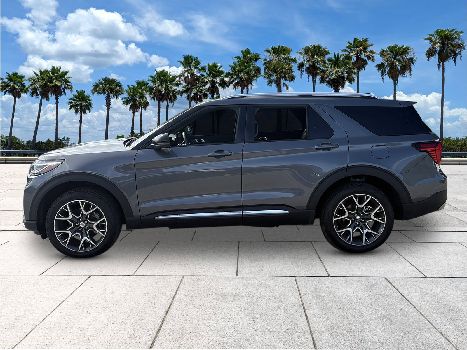 Certified 2025 Ford Explorer Platinum w/ Ultimate Package image 5