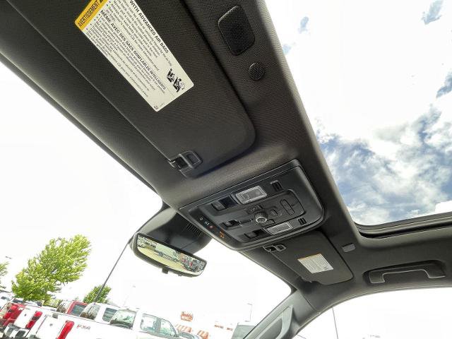 Used 2024 Chevrolet Tahoe Premier w/ Premium Package AWD/4WD image 23