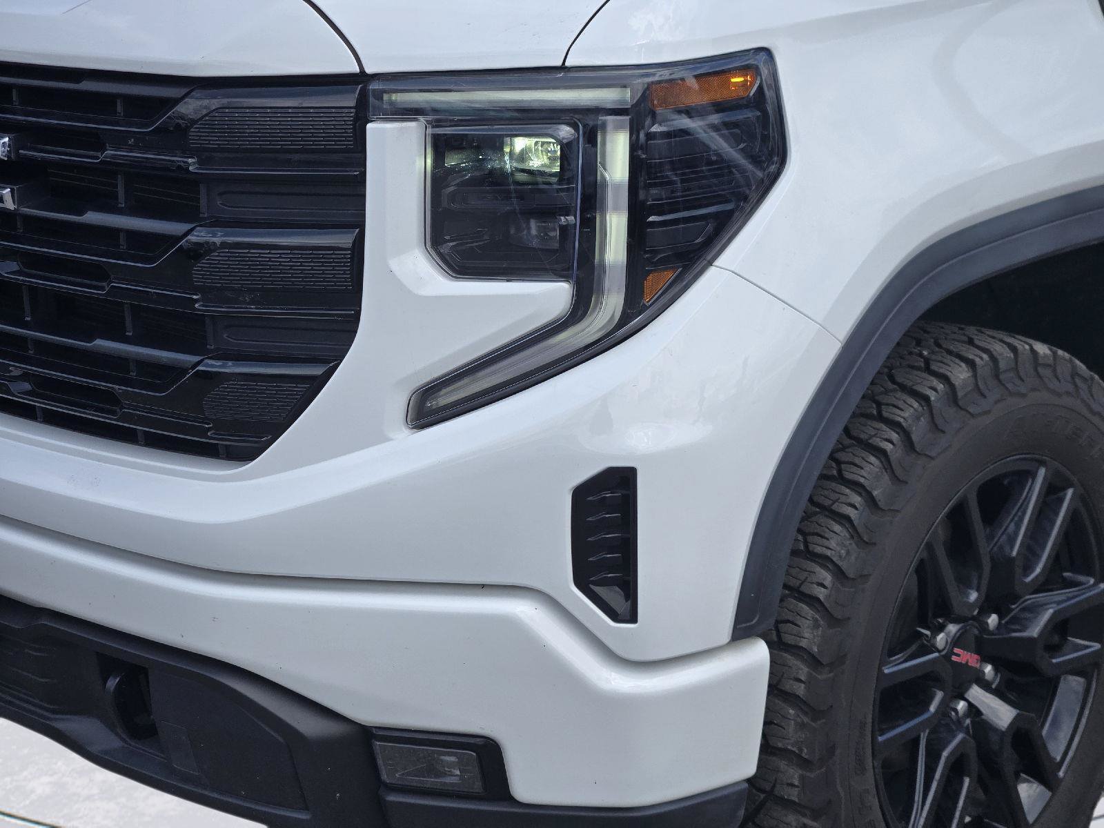 Used 2022 GMC Sierra 1500 Elevation AWD/4WD image 10