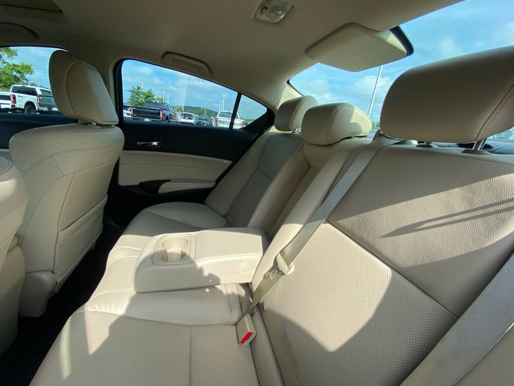 Used 2017 Acura ILX FWD image 25