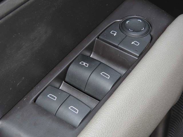 Used 2024 Chevrolet Colorado ZR2 w/ Technology Package image 17