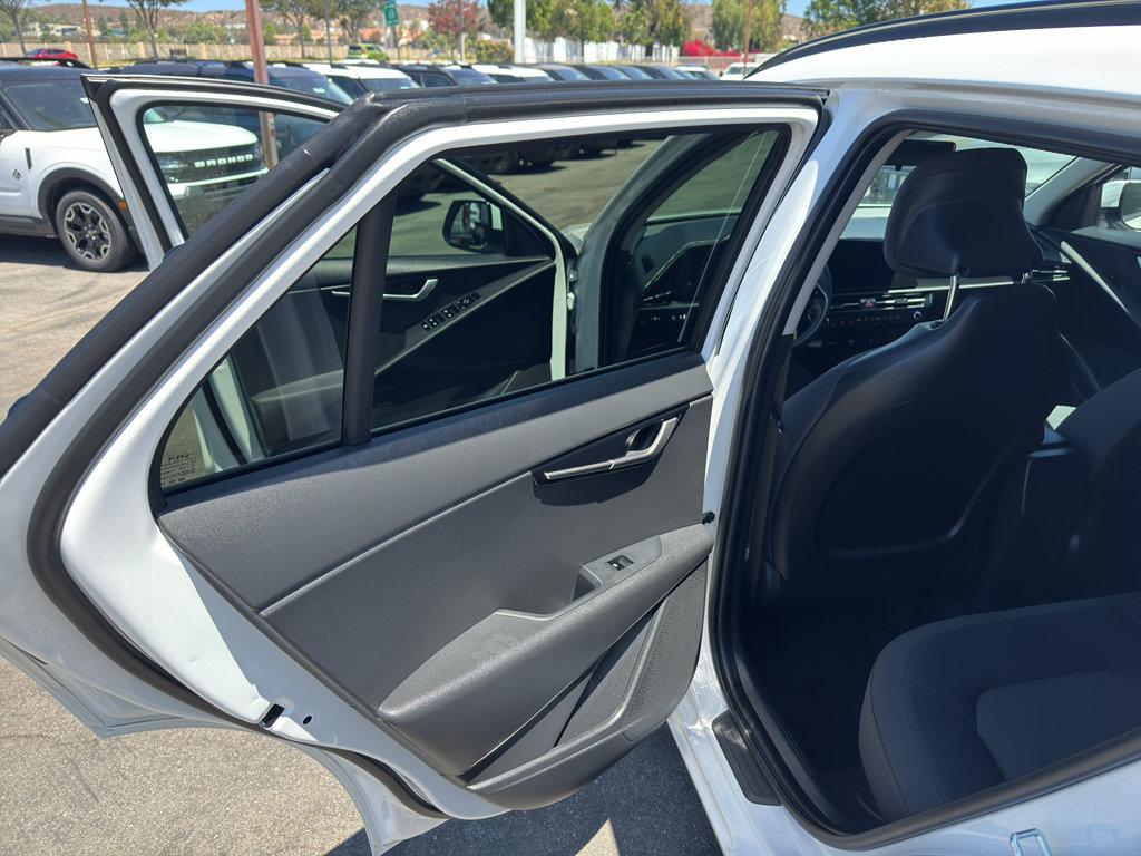 Used 2025 Kia Niro LX FWD image 15