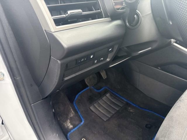 Used 2024 Mitsubishi Outlander 4WD Plug-In Hybrid image 23