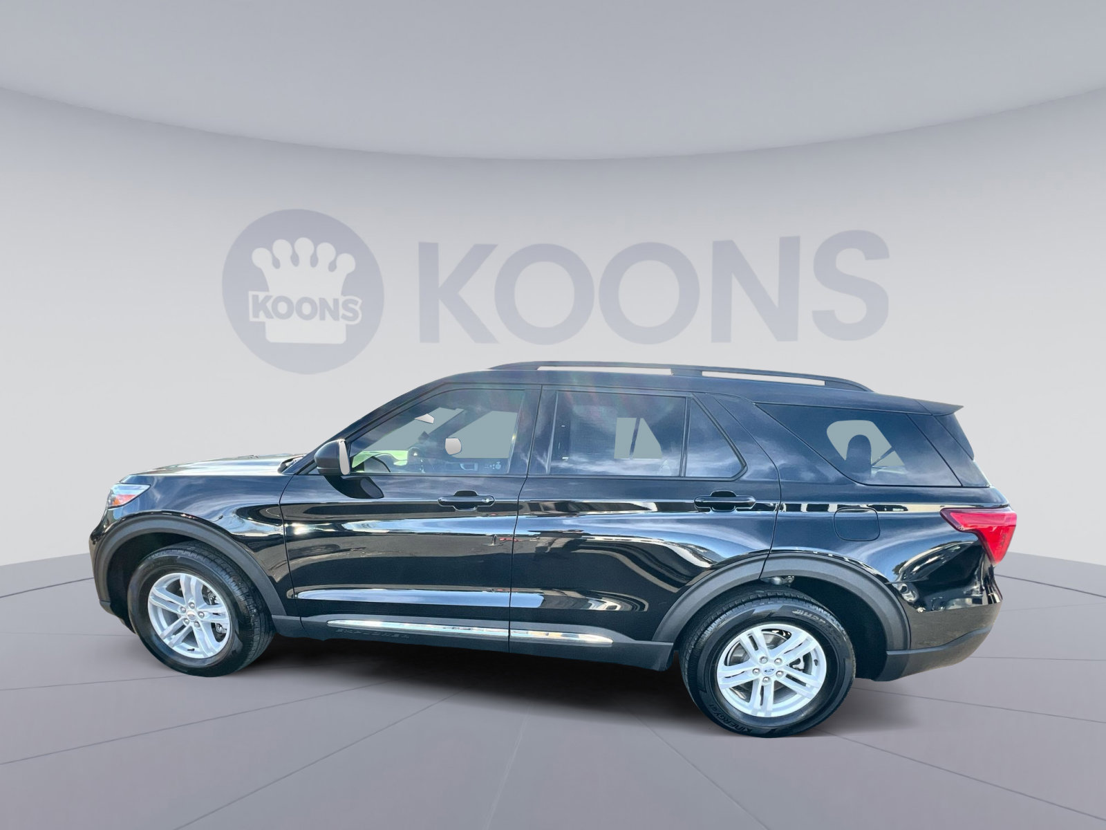 Certified 2023 Ford Explorer XLT w/ Equipment Group 202A image 2